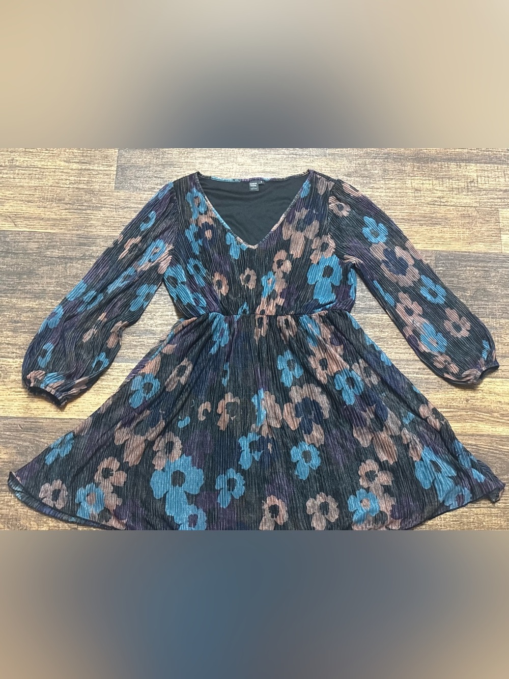 SHEIN Black Floral Long Sleeve Pleated V-Neck Dress with Blue & Brown Flowers